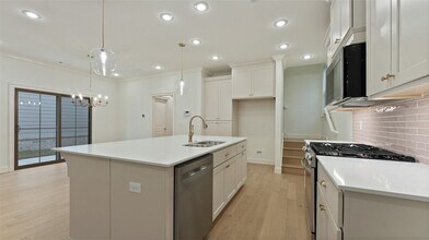 Building Photo - 4402 W Bronco Dr