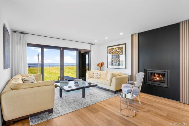 Building Photo - 17 Waters Edge