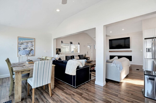 Foto del edificio - 212 Creek Rd