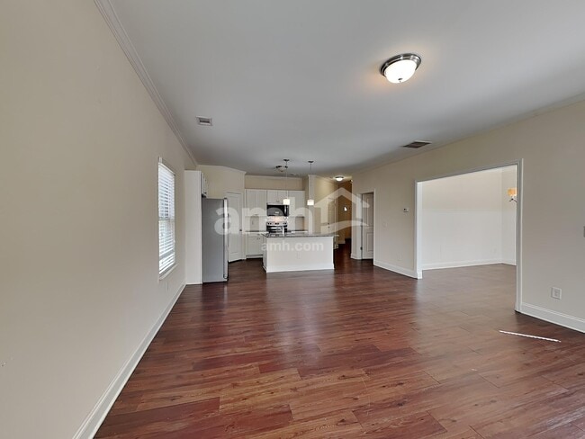 Building Photo - 2750 Freemont St