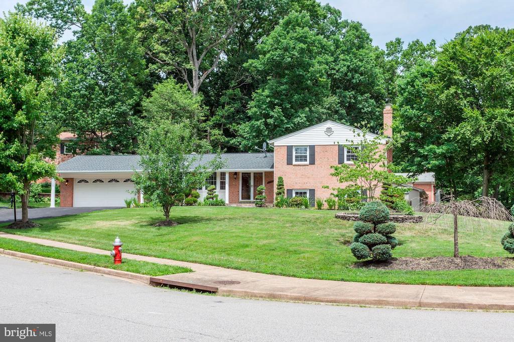Foto principal - 8800 Dianne Pl