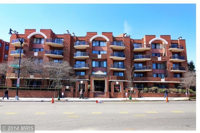 Building Photo - 2320 Wisconsin Ave NW