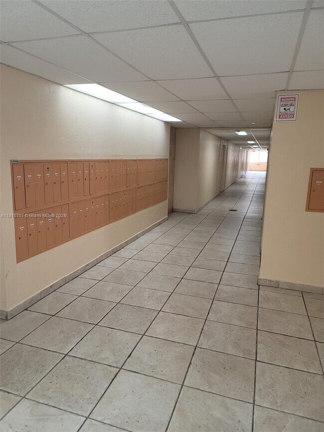 Foto del edificio - 6990 NW 186th St