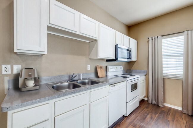 Building Photo - 3518 8th Ave