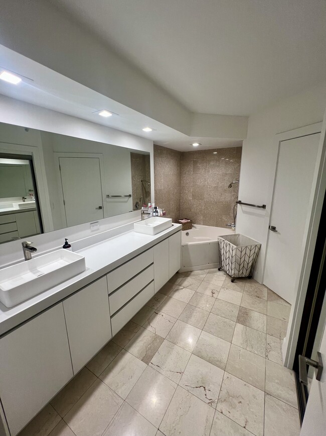 Foto del edificio - 3370 Hidden Bay Dr