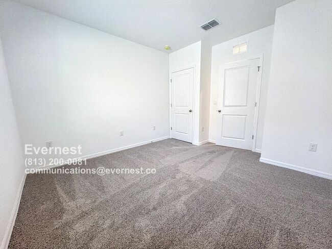 Building Photo - 10574 Farm Hl Ave