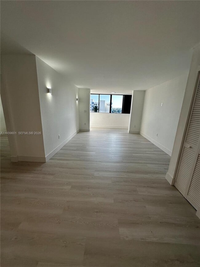 Foto del edificio - 5055 NW 7th St