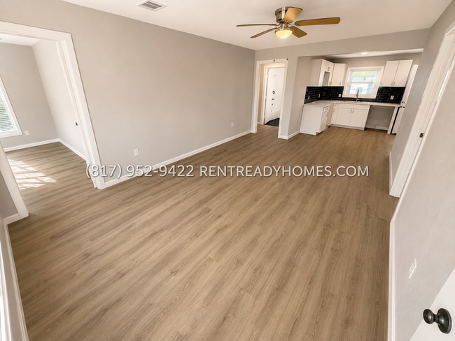 Building Photo - 8105 Bonner Dr