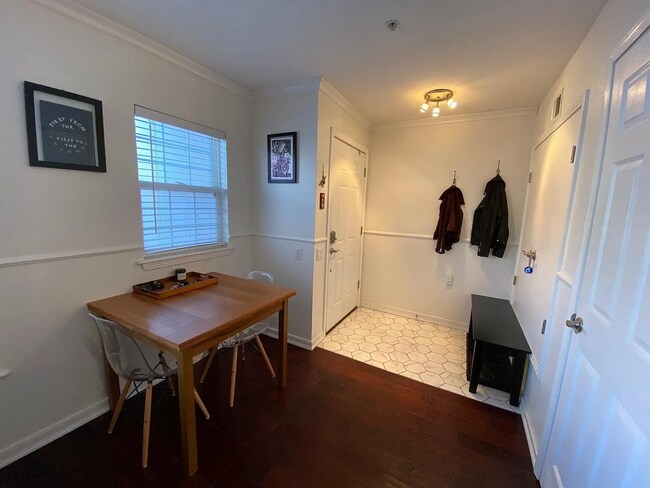 Photo - 1661 N Washington St Apartment