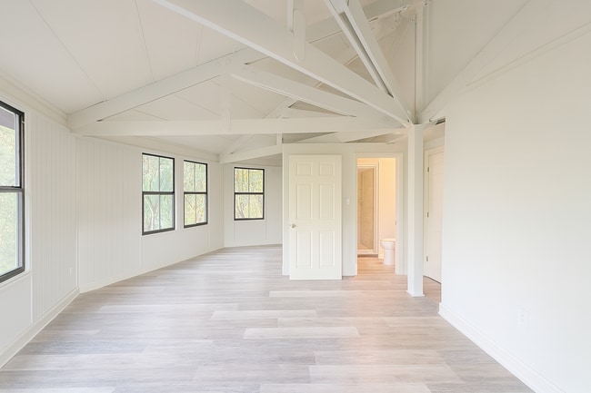 Foto del edificio - Freshly Renovated 2-Bed, 2-Bath Treehouse in Haines City!