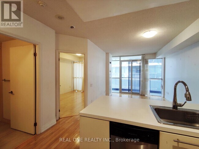 Photo du bâtiment - 25 Carlton St.