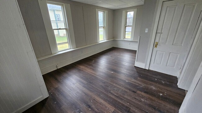 Foto del edificio - 258 W Third St