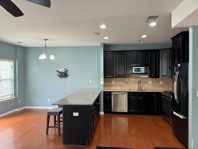 Foto del edificio - 11067 Telegraph Rd NW