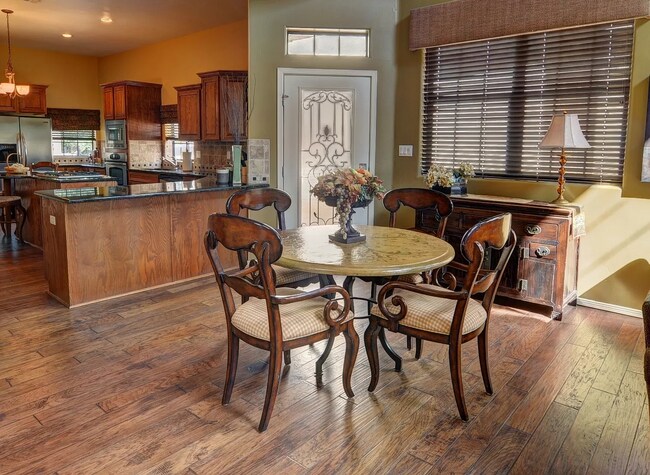 Foto del edificio - 4310 Capistrano Ave