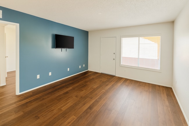 Interior Photo - College Town Tucson