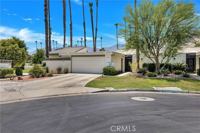 Primary Photo - 1013 St Thomas Cir