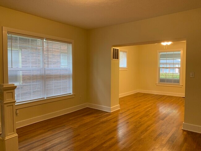 Foto del edificio - Gorgeous Double in South Broad Ripple!