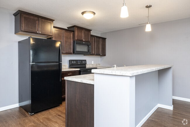 2BR, 1BA - 999SF - Kitchen - Park Plaza Apartments