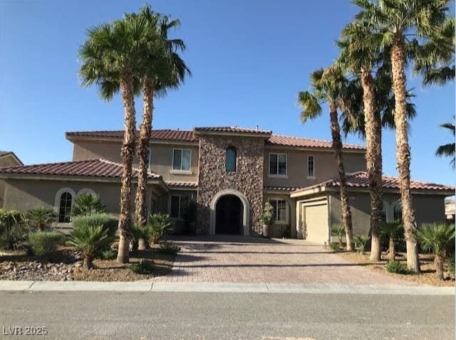 Building Photo - 6645 Natalia Ct