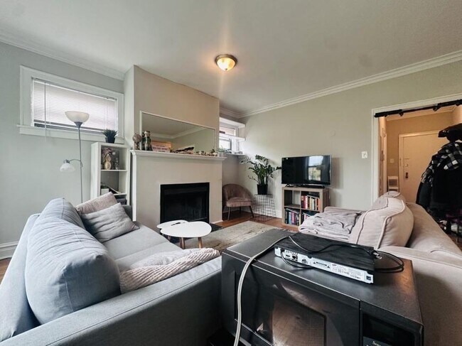 Foto del edificio - 2 bedroom in Chicago IL 60657