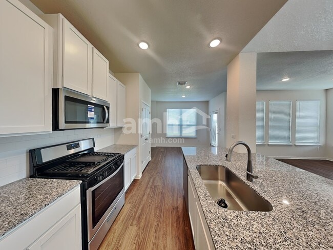 Building Photo - 2708 Geronimo Creek