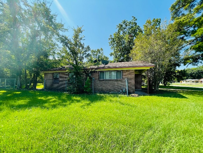 Foto del edificio - 6444 Silverleaf Ave