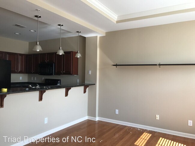 Building Photo - 2 br, 2 bath House - 605 #407 W Market St