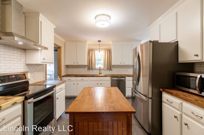 Building Photo - 3 br, 2 bath House - 4404 Mayfield Lane*