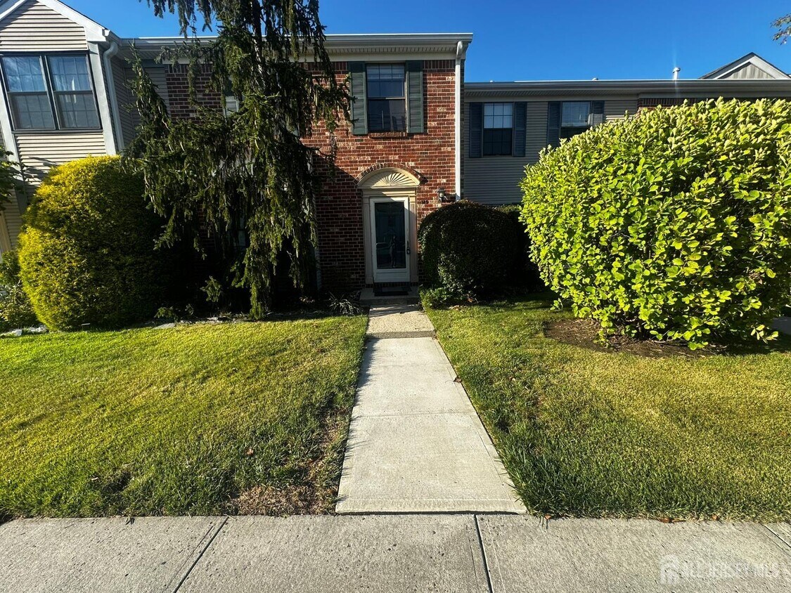Foto principal - 365 Bromley Pl