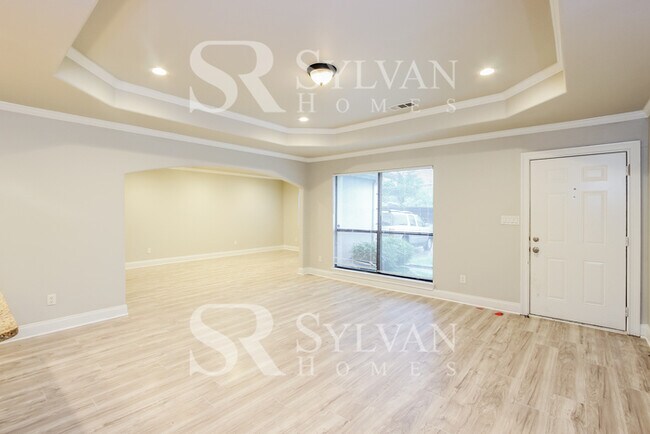 Building Photo - The living is easy in this 3 bedroom, 2 ba...