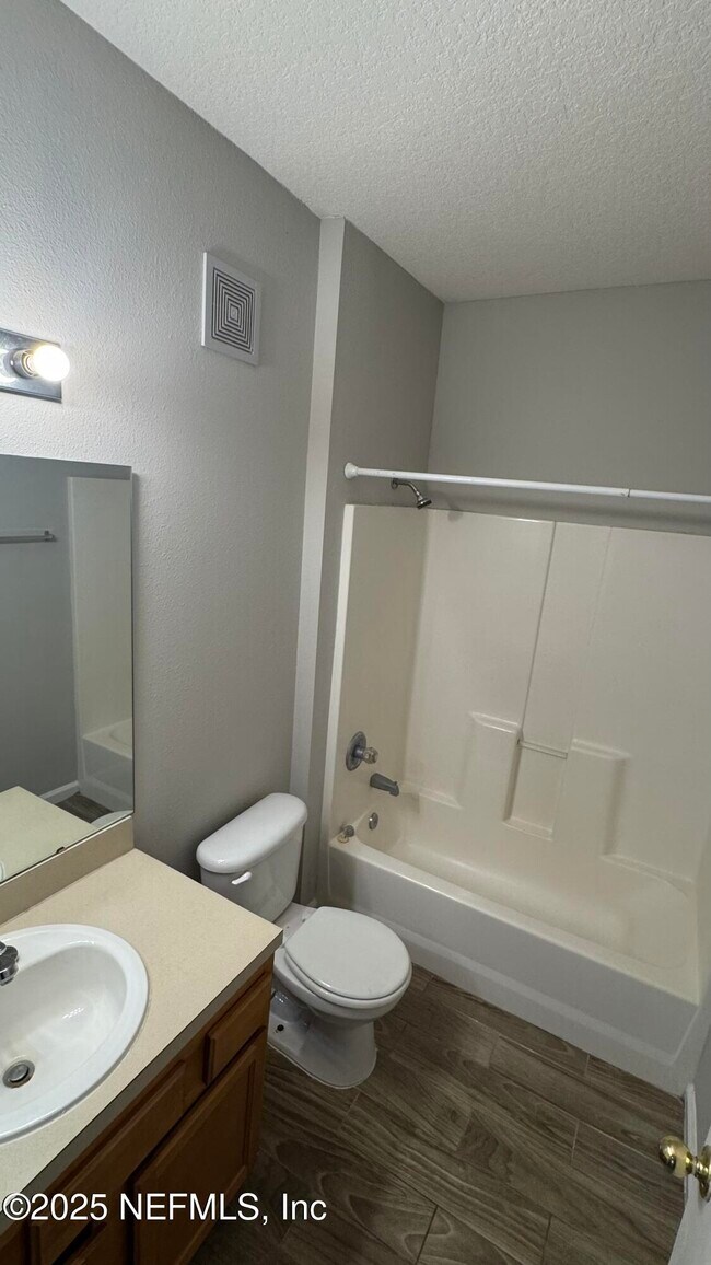 Foto del edificio - 3631 Kirkpatrick Cir
