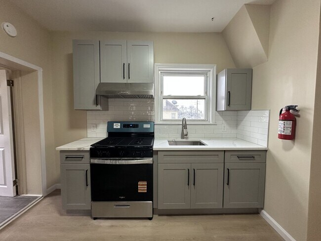 Foto del edificio - 618 Carlock Ave