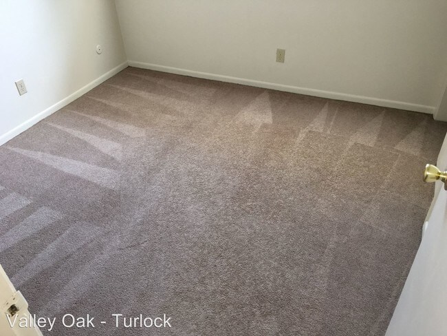 Foto del edificio - 407 W Tuolumne Rd