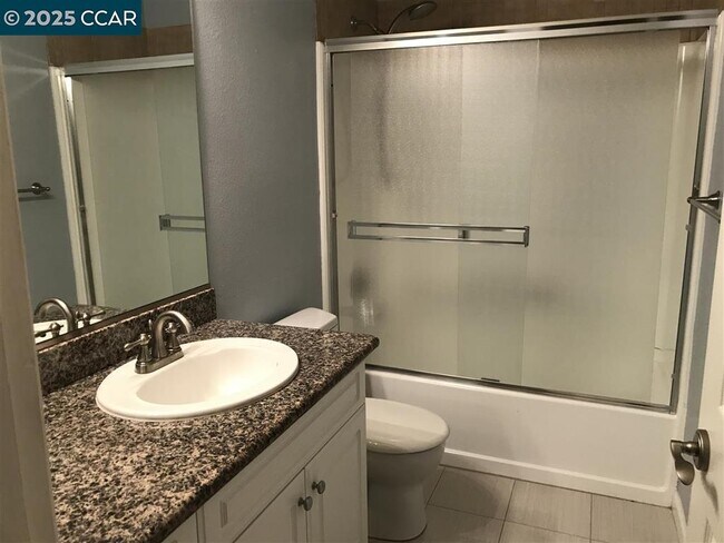 Foto del edificio - 715 Watson Canyon Ct