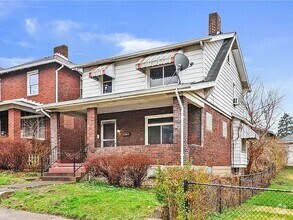Building Photo - 1404 Maple Ave
