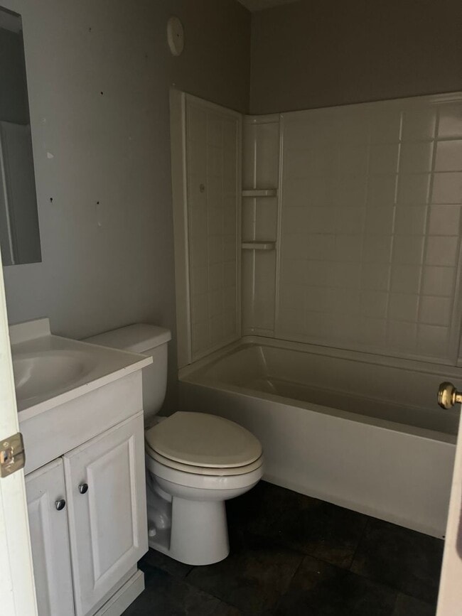 Building Photo - 2030 Ridgeview Dr NW