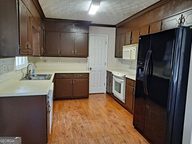 Building Photo - 489 Slew Ave