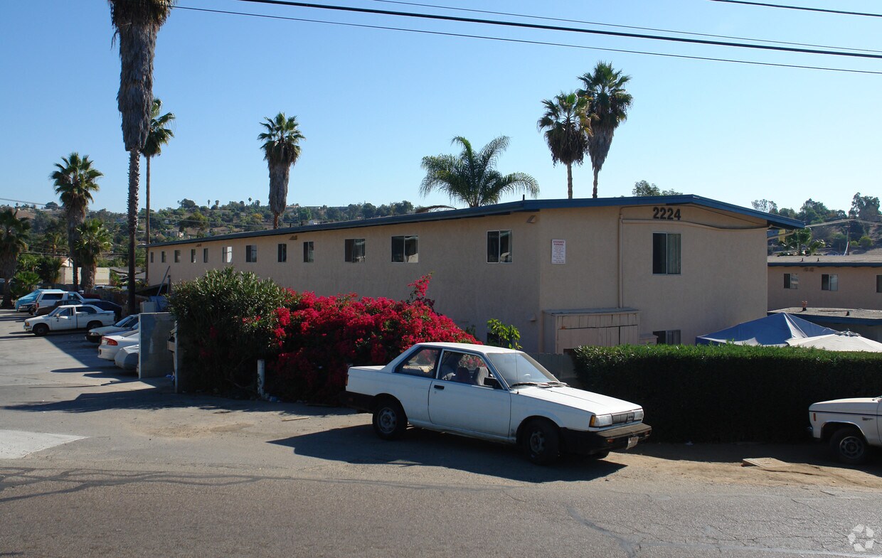 Building Photo - 2224 Primrose Ave