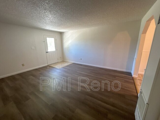 Foto del edificio - 1416 North Edmonds Drive