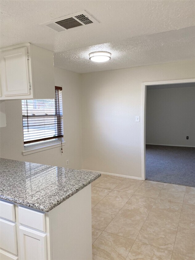 Foto principal - 10431 Town Square Rd