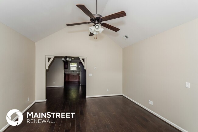 Foto del edificio - 530 Briar Ridge Cir
