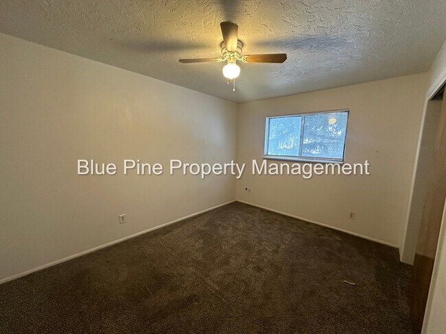 Foto del edificio - 1474 Benton St