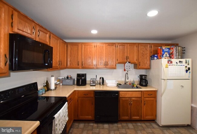Building Photo - 6560 Lochleigh Ct