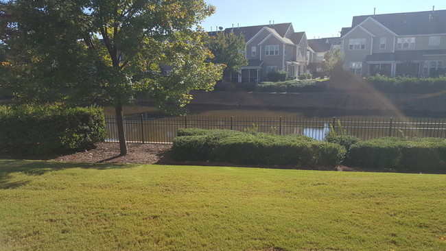 Foto del edificio - Townhome for rent in Brier Creek