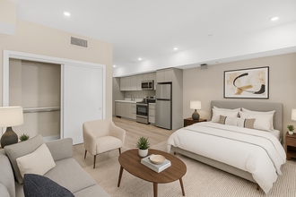 Building Photo - 825 S Coronado St