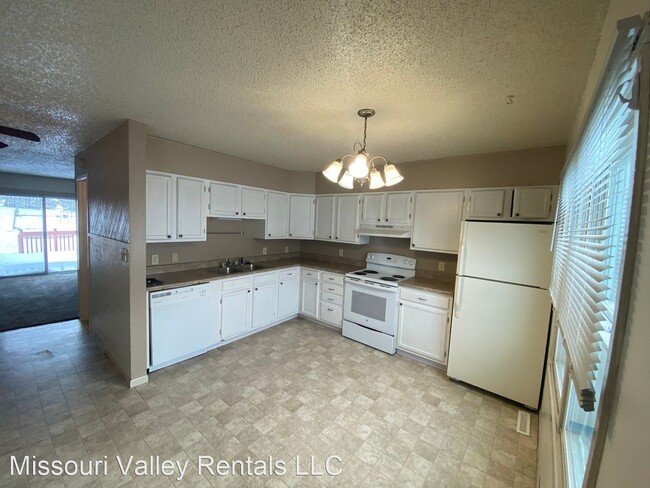 Building Photo - 2 br, 1.5 bath House - 512 17th Street NW