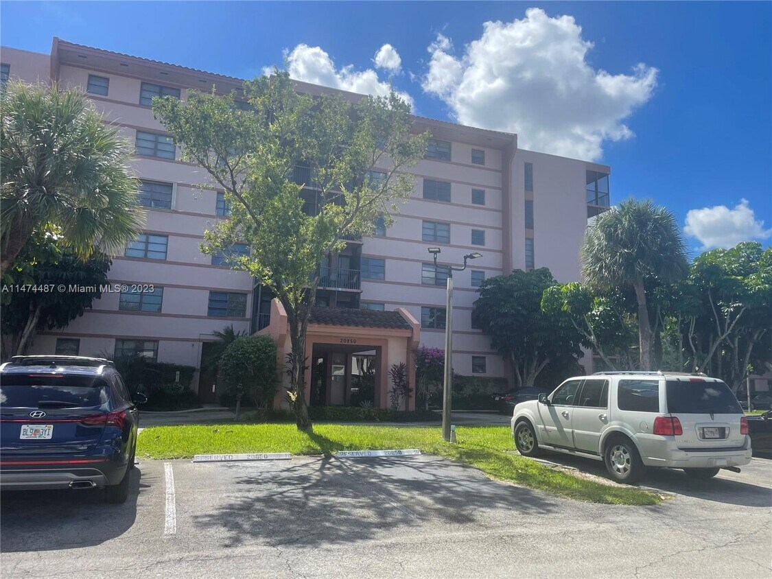 20850 San Simeon Way Unit 6015, Miami, FL 33179 Condo for Rent in