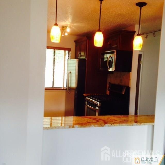 Foto del edificio - 92 Gate House Ln