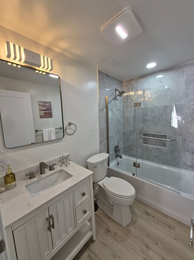 Foto del edificio - GORGEOUS  BRAND new home (ADU) 1bedroom 1bathroom in single-family neighborhood.