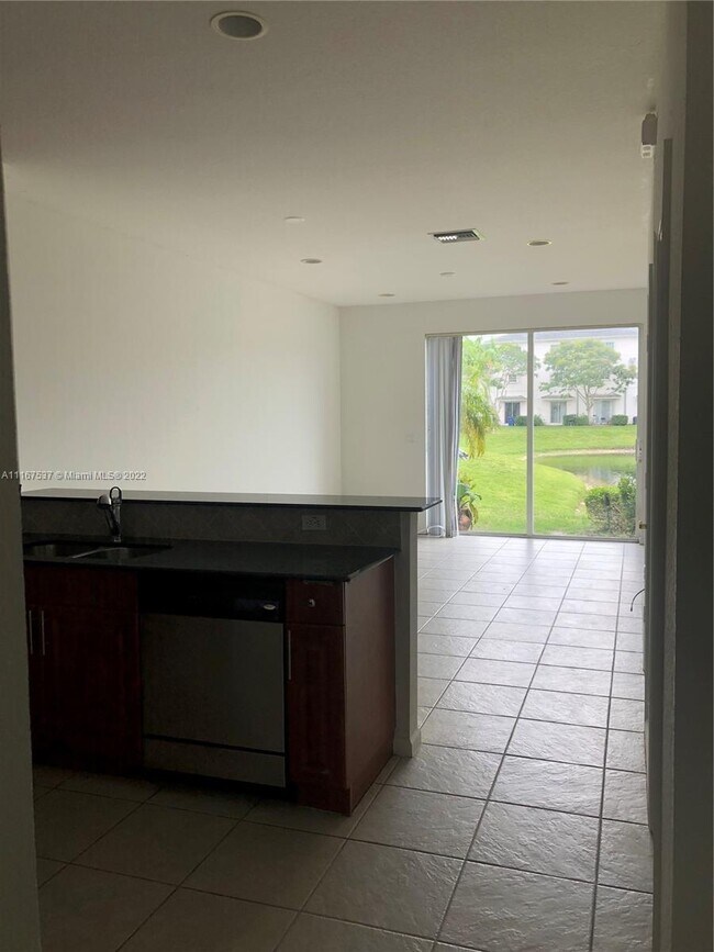 Foto del edificio - 3595 NW 13th St